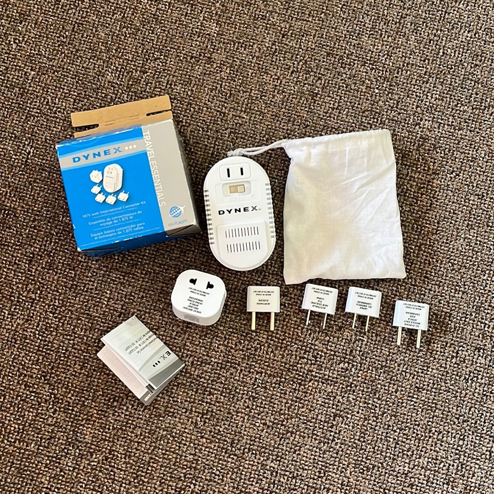 Dynex international converter set